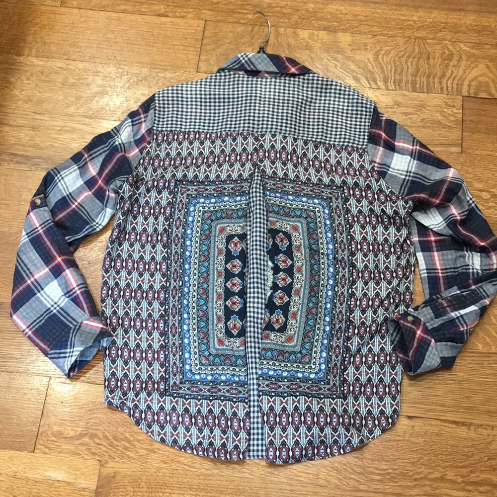 Tolani button down shirt womens size Large